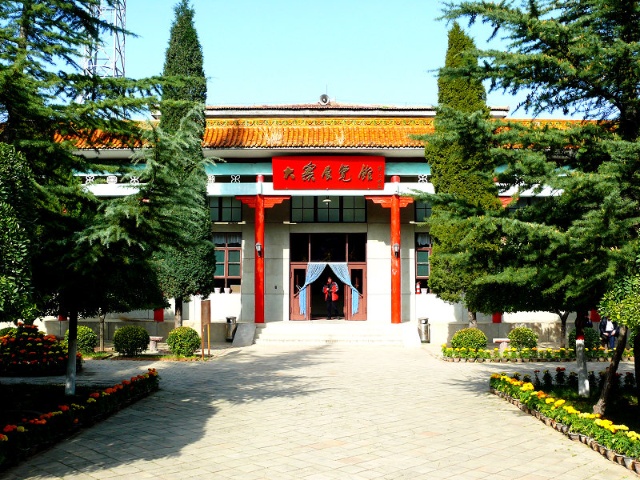 12567118ce0g213.jpg