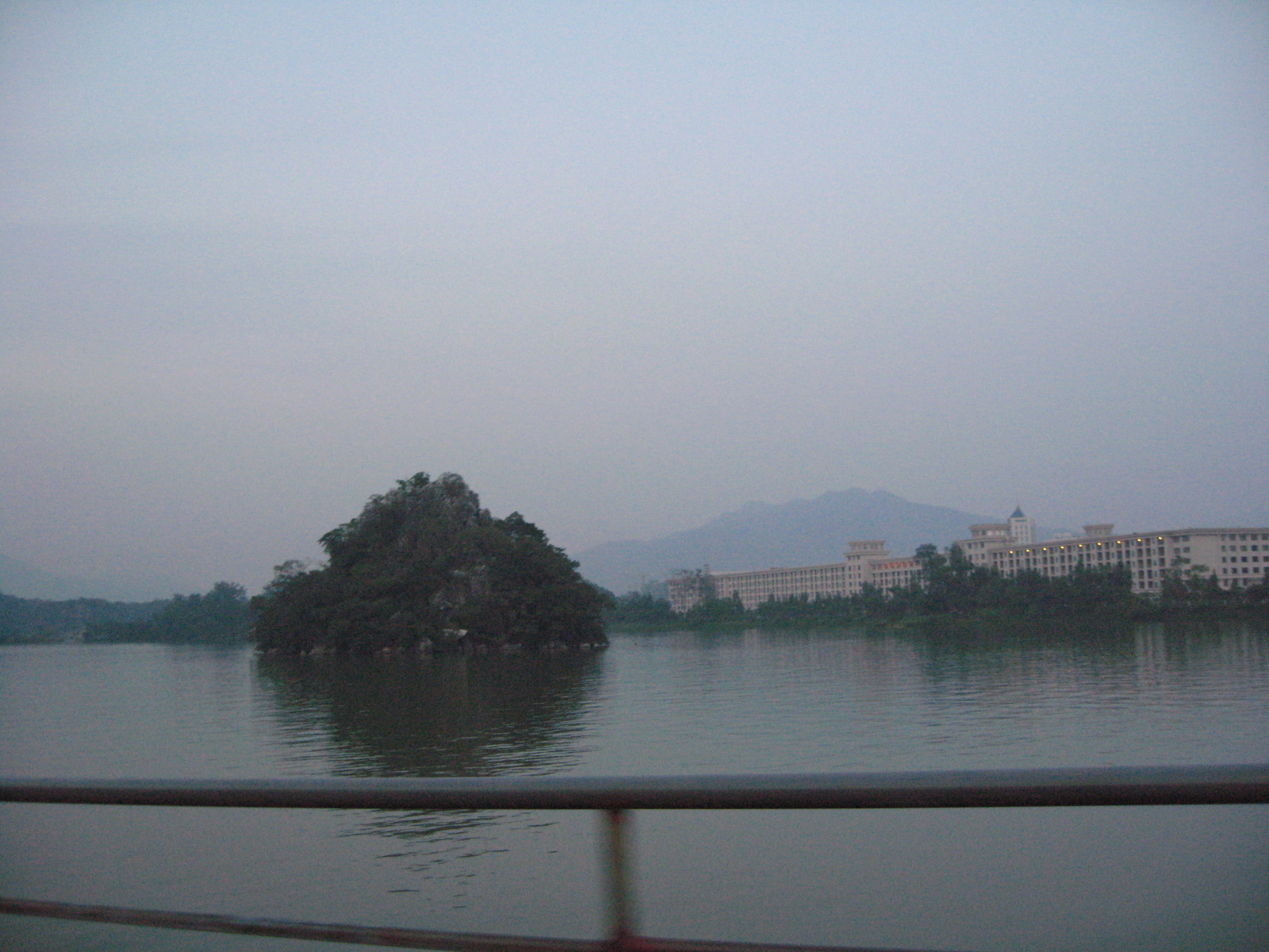 Ƭ 052.jpg