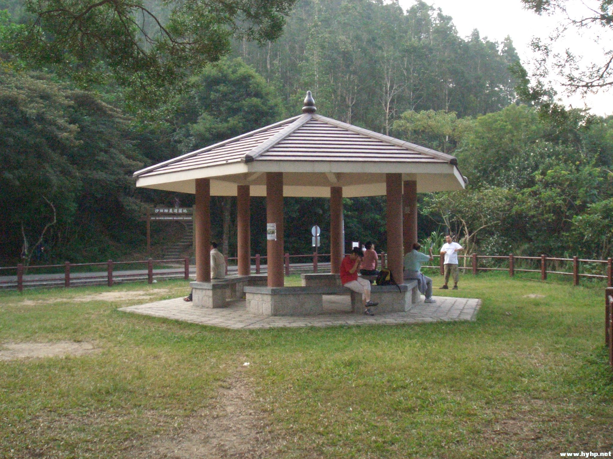 Ƭ 104.jpg