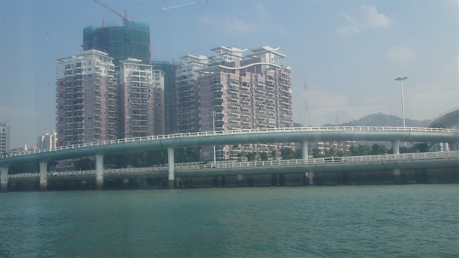 psbCAZR27HF.jpg